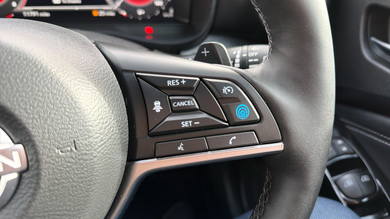 Nissan Juke 1.0 DiG-T Tekna 5dr DCT Petrol Hatchback